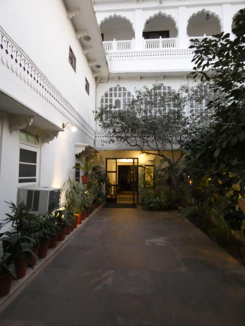 Heritage Khandwa Haveli Hotel Jaipur Exterior photo